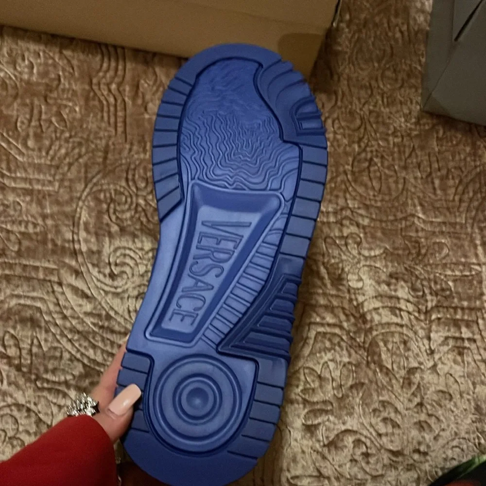Versace tennis shoes - Picture 7 of 7